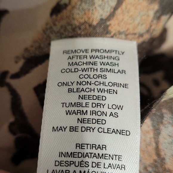 Chico's no iron floral top‎ - Picture 7 of 7